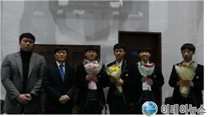 사진 왼쪽 홍수완 감독, 권종환 코치, 김원제, 김수혁, 김현제, 박시원