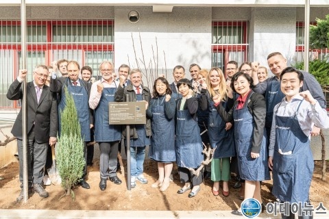 서울 정심초등학교에 조성후 유럽연합 의장국 핀란드 대사 H.E. Eero Suominen  및 회원국 대사들 기념사진촬영