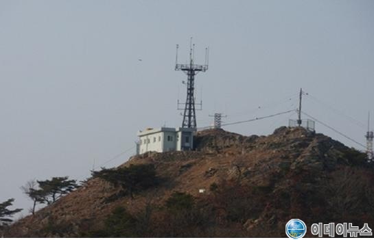 앞산 정상부 경찰통신대 철거 전