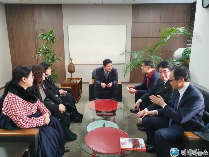 황성운 한국문화원장과 면담